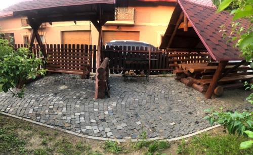 Dārzs, Катерина in Chynadiiovo