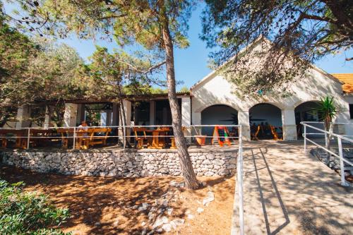 餐廳, 科爾奇拉酒店 (Hotel Korkyra) in 韋拉盧卡