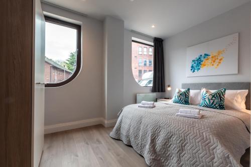 Apartment Thirty Five Staines Upon Thames - Free Parking - Heathrow - Thorpe Park