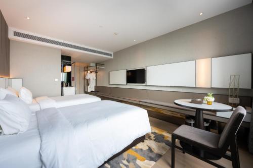 Executive Deluxe Twin