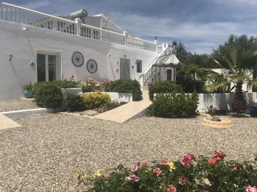 Vista Almendra Captivating 2-Bed Apartment in Oria