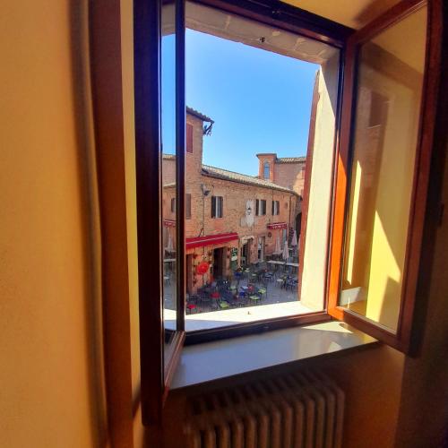  La casa in piazza in Panicale