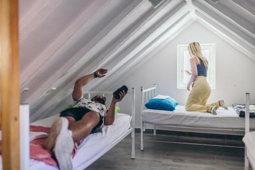 Booze & Snooze Social Hostel – Split, MD
