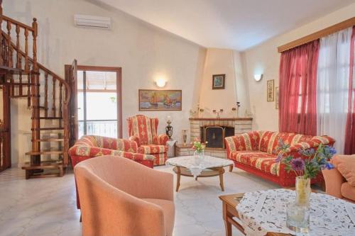 Villa - Farmhouse in Chalkoutsi (Attiki)
