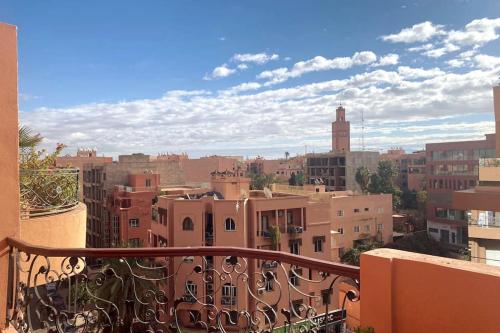 Sunny terrace & comfy beds in Marrakech