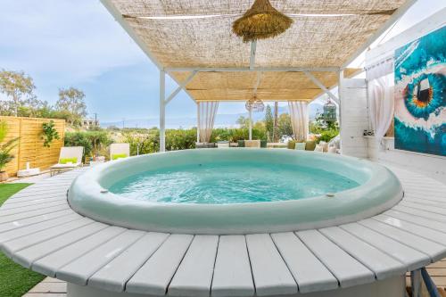 The White Cycladic Style Apt with Plunge Pool