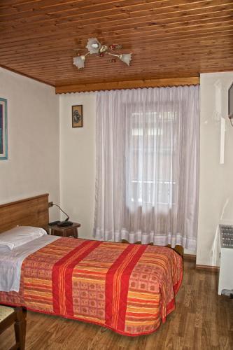 1 twin bed