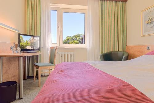 Economy Double Room image 4