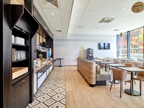 Їжа та напої, B&B HOTEL Argenteuil in Аржентей