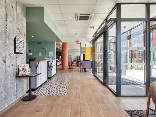 Фойє, B&B HOTEL Argenteuil in Аржентей