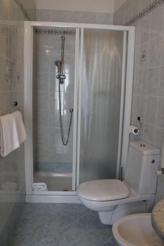 Superior Double or Twin Room image 8