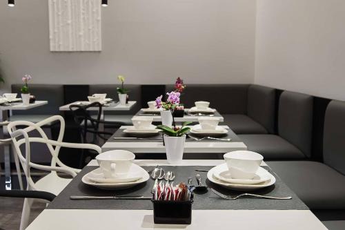 7 Inn Spanish Steps - image 9