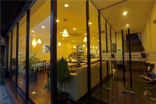 카페 아로마 인 - 출입구