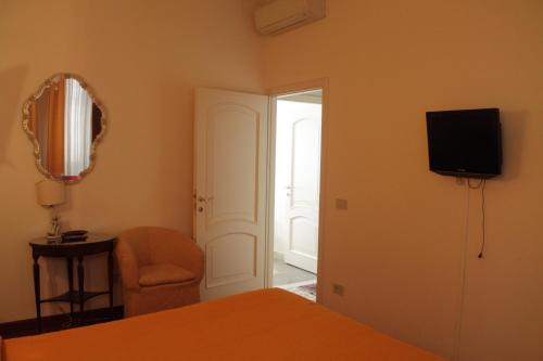 Superior Double or Twin Room image 2