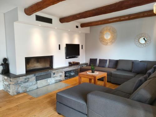 Les GITES DE CAMPARAN - gîte "le GRAND CHALET AVEC SPA ET SAUNA" (Les GITES DE CAMPARAN - gite "le GRAND CHALET AVEC SPA ET SAUNA") in Camparan