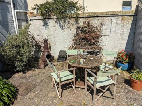 Cliffside is a Cosy Cottage B&B by Cowes Beach - Very big King Size guest BR & a Twin BR too if you book 3 to 4 guests, Cowes (fotografie 8)