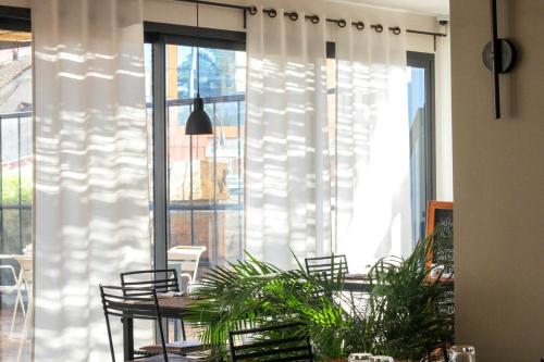 Nosy Manga - Hotel Ivato Airport – Antananarivo, NY