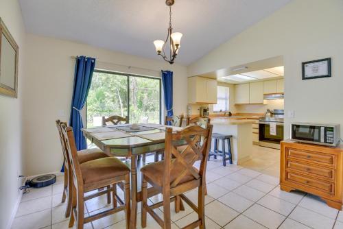 Bradenton Vacation Rental Home Patio and Backyard in Bradenton, USA