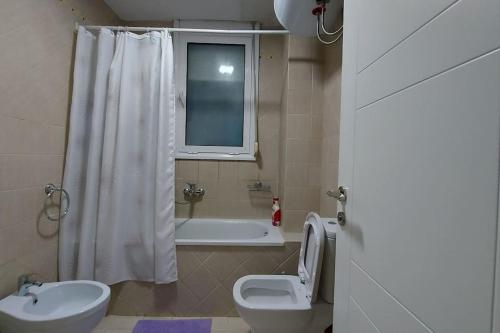 Tranquil Oasis for Two, Tirana (zdjęcie 9)