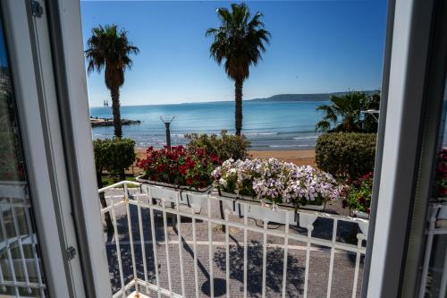 Deluxe Double Room with Balcony and Sea View