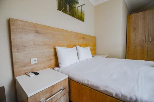 Comfort Triple Room with Shower image 10