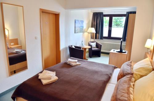 Double Room image 10