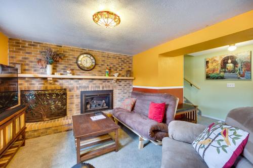 Colorado Springs Home with Patio and Ping Pong Table! in Colorado Springs, USA