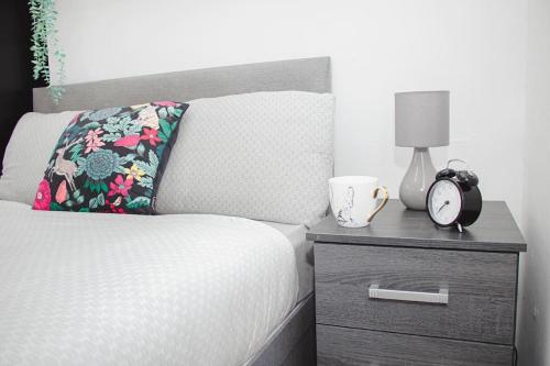 NEW Blissful 3 BR Bright House near Centre.