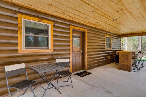 Hatfield Vacation Rental with Private Hot Tub!