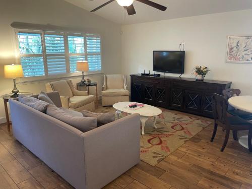 Modern, Upscale, and New Blue Bungalow in the heart of Downtown St Augustine in St. Augustine, USA