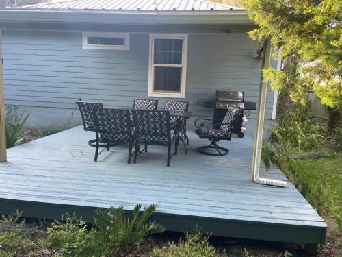 Modern, Upscale, and New Blue Bungalow in the heart of Downtown St Augustine, St. Augustine (photo 5)