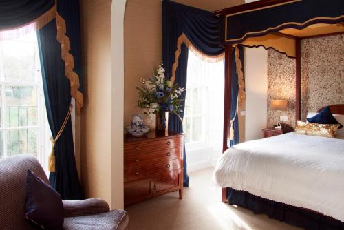 Royal Scots Club - image 4