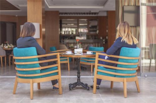 Lamec Hotel Business - image 8