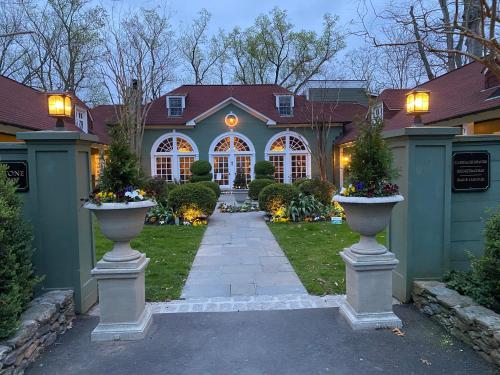 Goodstone Inn & Restaurant - 숙소 외관