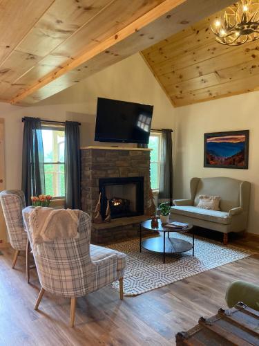 Blue Sky Cabin - Built in 2023 this 3 bed 2,5 bath home has gorgeous views in Jefferson, USA