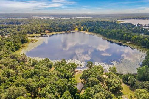 Secluded Hawthorne Escape with Lake Access! in Keystone Heights