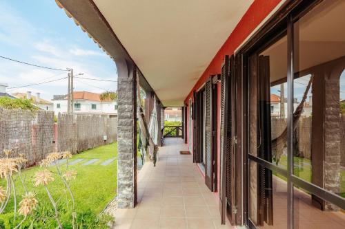 Aroeira Pool House - image 9
