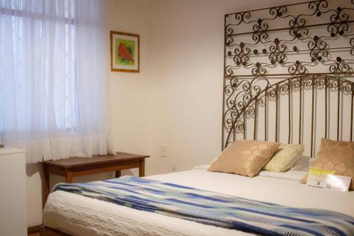 Large Double Room image 10