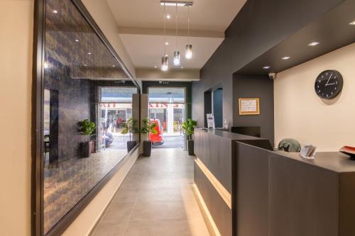 New Amaryllis Hotel - image 4