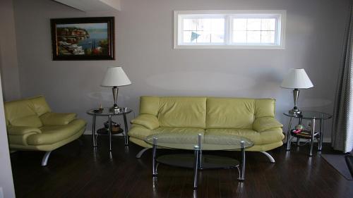 Pelican guest house. Village style living. Spend vacation time in Eco place! in Fort Erie