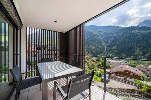 Superior One-Bedroom Apartment with Balcony