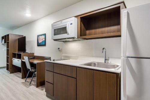 WoodSpring Suites Wixom - Novi