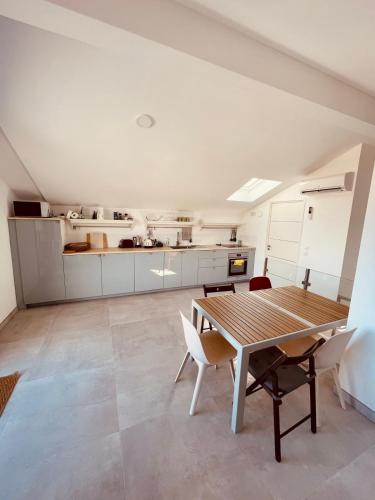 Magnifique Duplex Contemporain Climatise Jacuzzi Ref Duplex Vill'Attilio in Saint-Raphael
