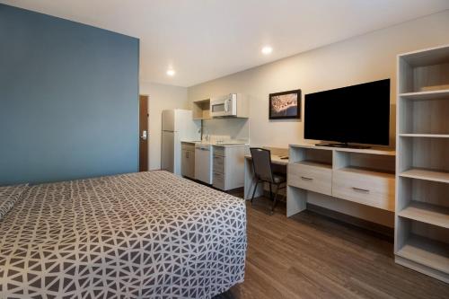 WoodSpring Suites Wixom - Novi