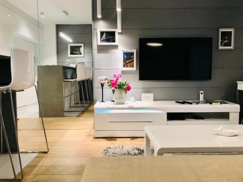 SLAVNA - Luxe & Wine by the Fortress