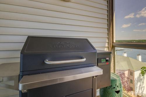 Lake Ozark Vacation Rental Pool and Dock Access! Lake Ozark Vacation Rental Pool and Dock Access!