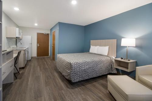 WoodSpring Suites Wixom - Novi