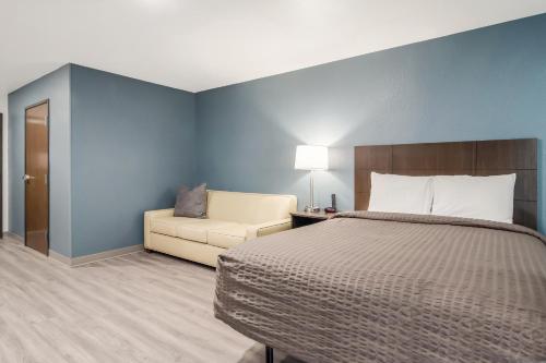 WoodSpring Suites Wixom - Novi