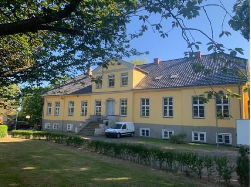 B&B Thelkow - Gutshausferien im Ostseehinterland - Bed and Breakfast Thelkow