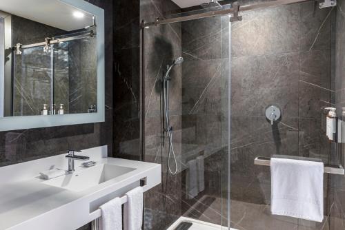 464435566 AC Hotel San Jose Airport Belen